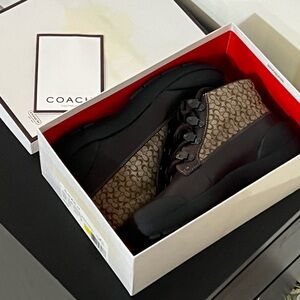 Coach Dyanne Oiled Ankle Lace Up Boots P448